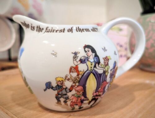 Snow White Creamer Designed by Paul Cardew 2012 England Disney Collectible - Picture 1 of 7