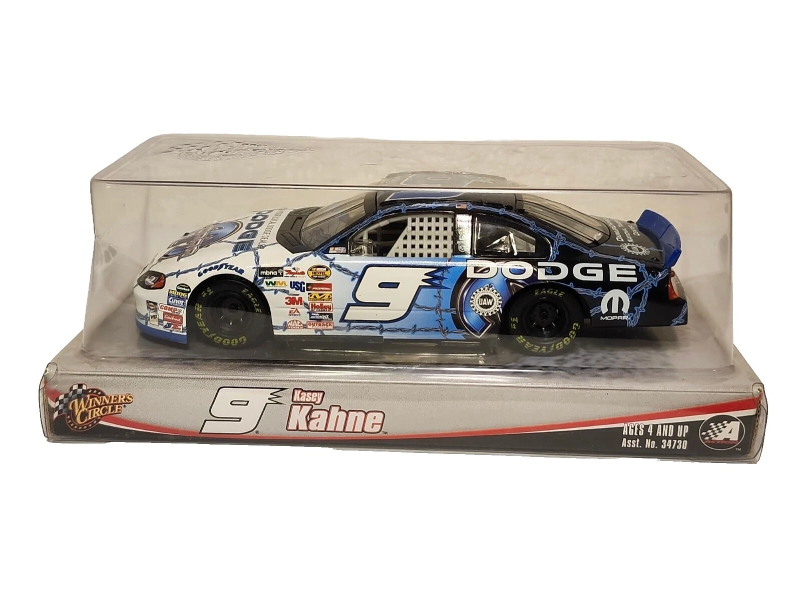 Литые модели спортивных и туристических автомобилей Action Dodge