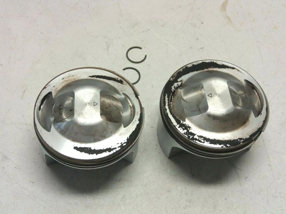 Ducati Monster 696 2009 pistones y jarras cilindros Foto 2 de 4