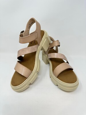 Blowfish Women's Capetown Platform Sandal Size: Cashew