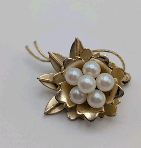 Vintage Gold Tone Flower Brooch with Pearl Cluster—Mid-Century Costume Jewellery