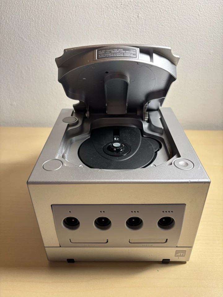 Console Nintendo Gamecube Con Cavi E Controller. Ottime Condizioni, Funzionante - Immagine 3 di 4