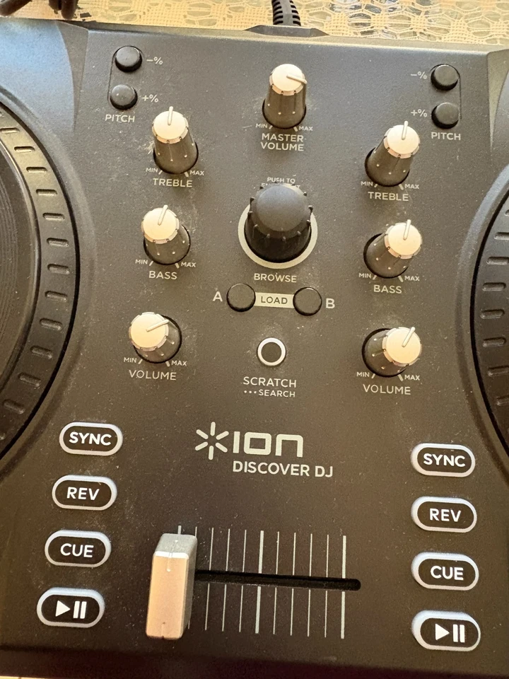 Ion Black Red Discover DJ Controller Scratch USB Audio Deck Mixer Tested Works! - Image 2 of 4