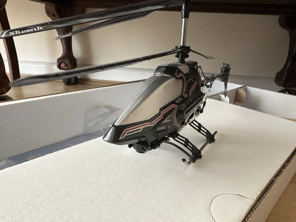 Silver Lit Power in Air Sky Eye 2.4 GHz 3 Channel Control RC Helicopter 84602 - Image 3 of 4