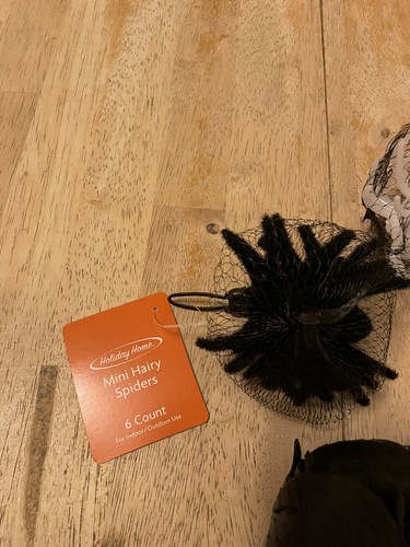 Holiday Home Halloween Mini Hairy/Glow in the Dark Spiders + Black Bats NEW NIP - Bild 3 von 4