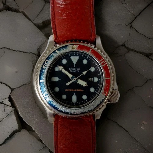 Vintage Seiko Quartz Womens Divers 200 Watch 3E25-0A59 RARE Pepsi WORKS New Batt