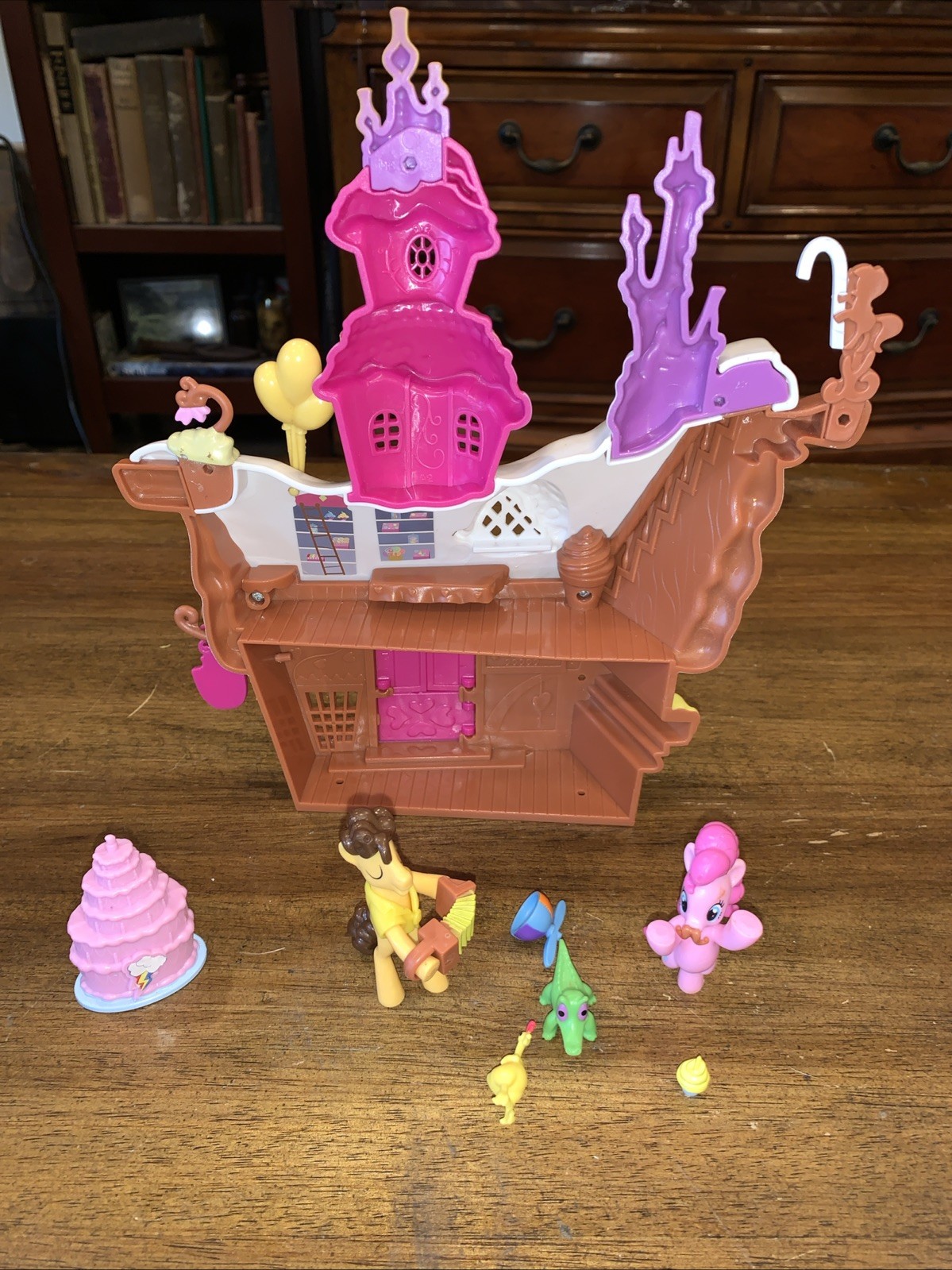 RARE  My Little Pony Friendship is Magic*PINKIE PIE SWEET SHOPPE*2015 Hasbro