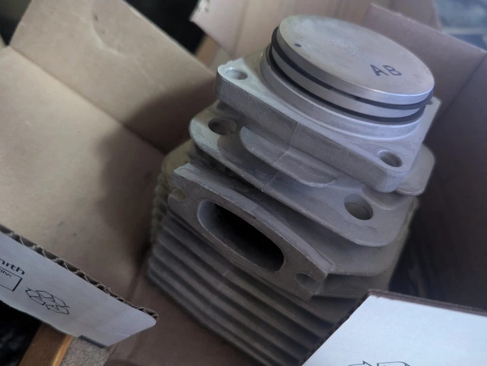 Husqvarna 395 Xp cilindro, pistón OEM 503993903 Foto 2 de 4