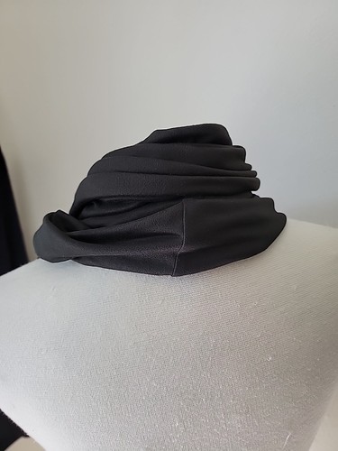 Neu mit Etikett Beyond Yoga Infinity-Schal mit versteckter Tasche - schwärzlichgrau - NEU - Bild 4 von 6