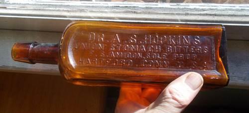 DR.A.S.HOPKINS UNION STOMACH BITTERS AMIDON HARTFORD,CONN SUNKEN PANEL BOLD EMB