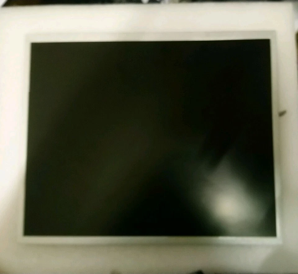 Lenovo ThinkVision  9417-HC- LCD monitor screen ONLY. MODEL : 9417 - Image 2 of 4