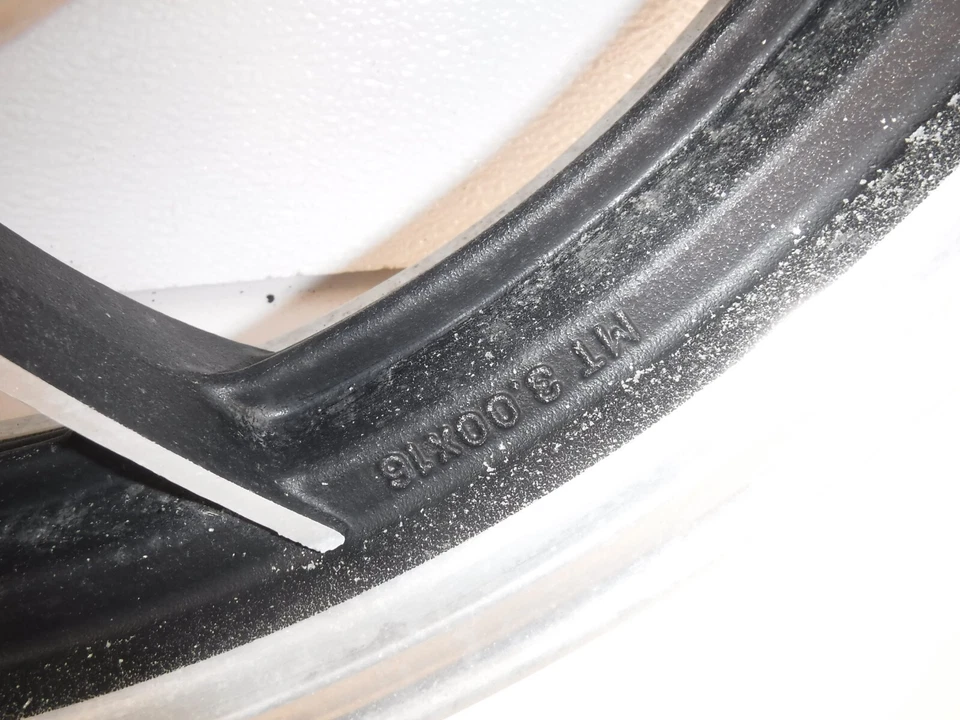 1982 yamaha XJ650J задний обод колеса шины maxim XJ650 1980-1983 - Изображение 4 из 4