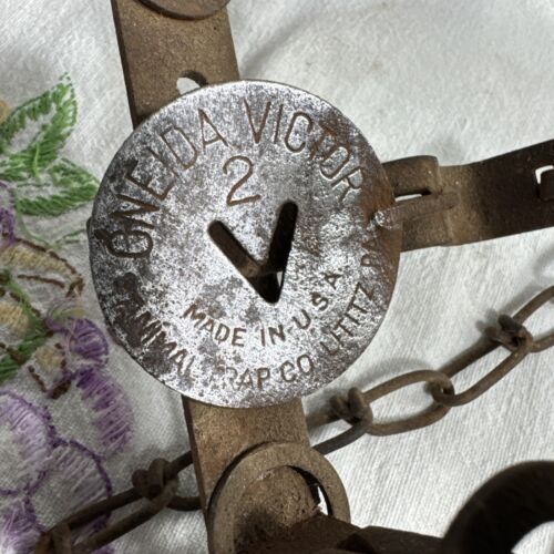Vintage Oneida Victor No. 2 Trap Double Long Spring - Picture 2 of 9