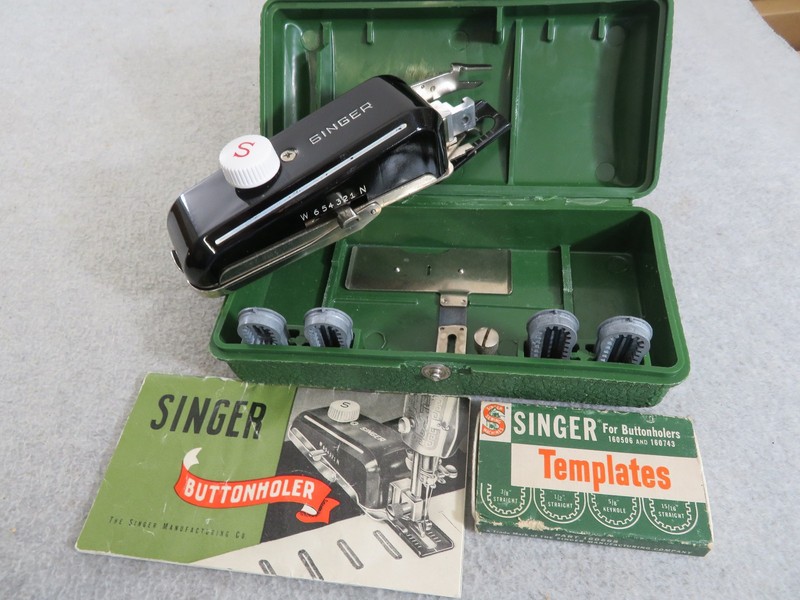 Vtg SINGER Buttonholer, EXTRA templates, Featherweight 221 & 15 99 201 some 66s