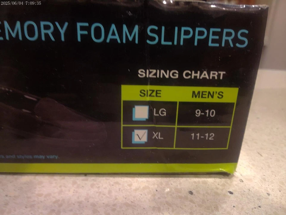 men's black Sharper Image slippers size extra large (11-12) new in box low shpng - Image 2 of 4