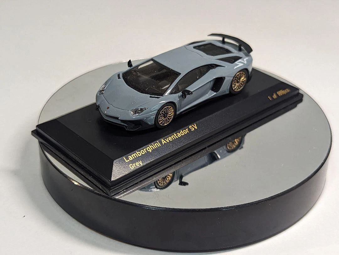 Carnel 1/64 Lamborghini Aventador Sv