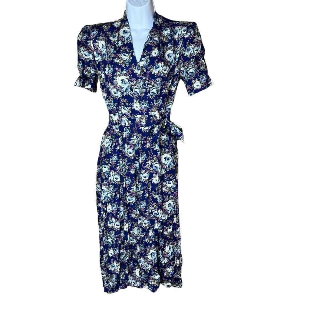 white christmas dresses Vintage Women's Karin Stevens Karin Stevens Dress Multi-coloured, M |  Beyond Retro