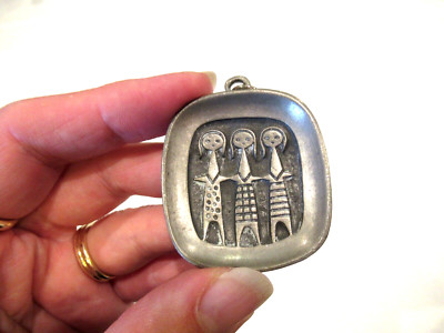 K. Lang and Holm pewter pendant, 3 people