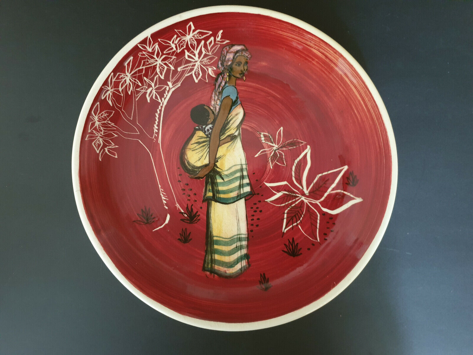 SIGNED AUSTRALIAN MARTIN BOYD HAND PAINTED 26cm WALL PLATE