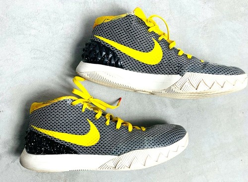 NIKE 2015 Kyrie Black Yellow 1 Limited 