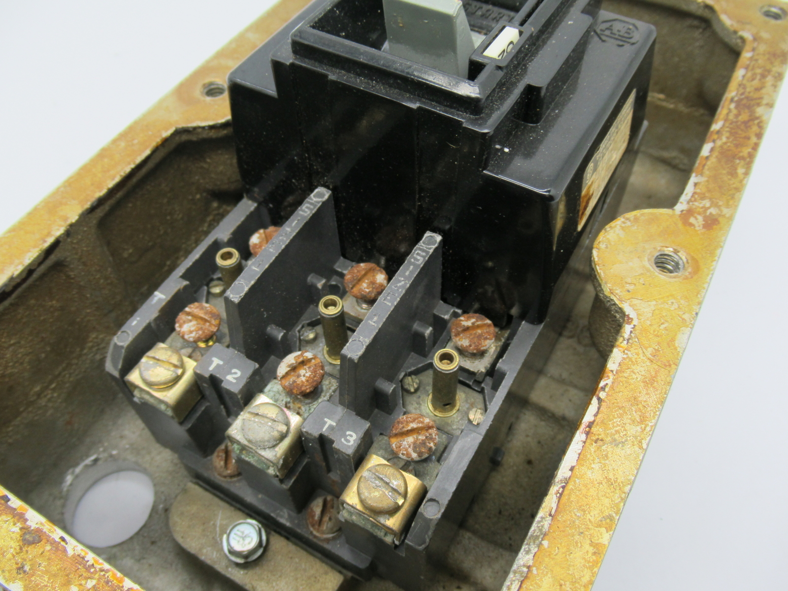 allen-bradley-609bew-non-reversing-manual-starter-3ph-size-1-rusted