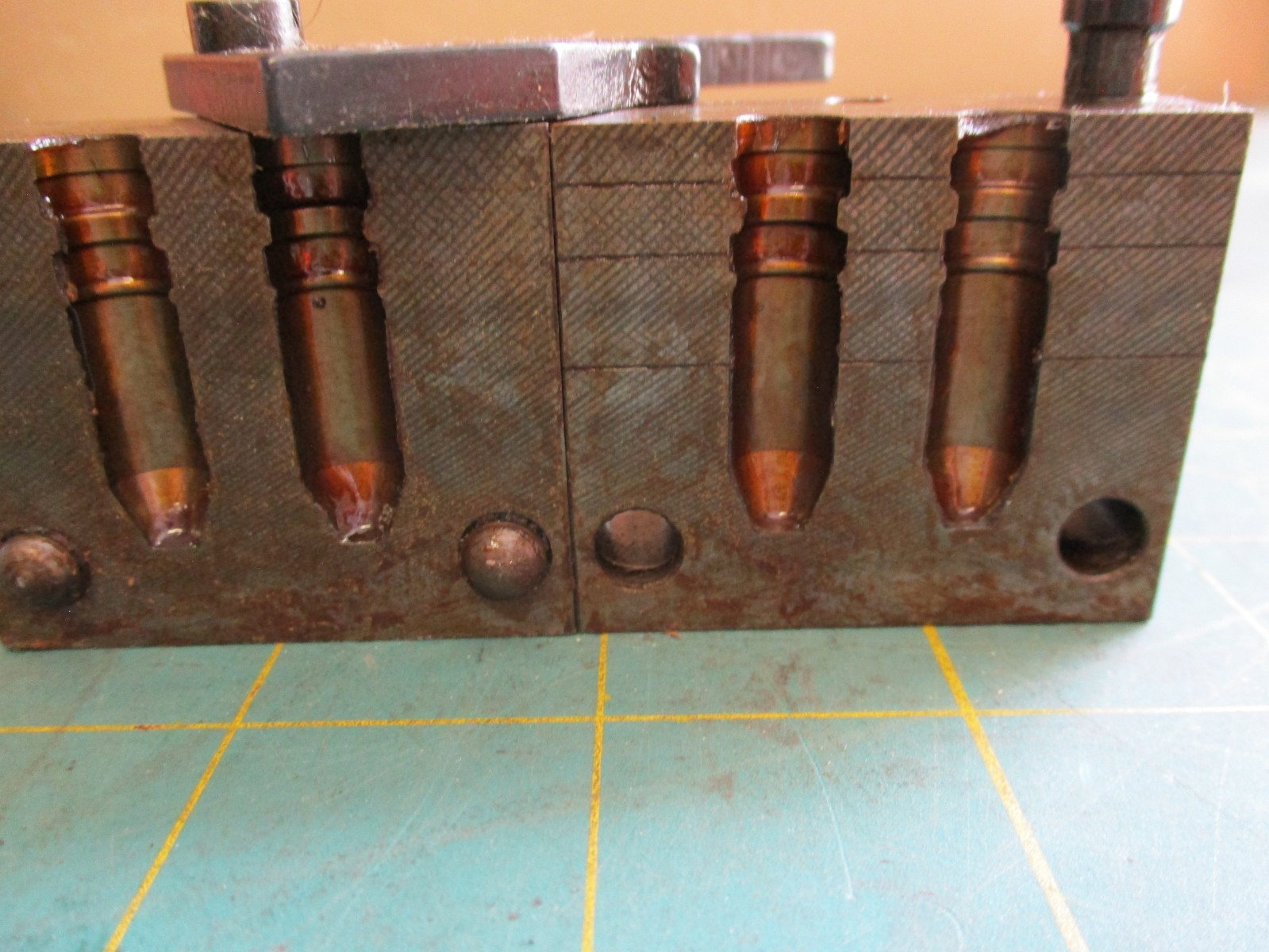 RELOADING TOOLS * REDDING / SAECO * BULLET MOLD * DOUBLE * 30 CAL * 301