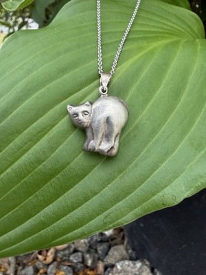 Vtg  Sterling Silver 3-D Puffy Cat Pendant Necklace Hallmark-CW