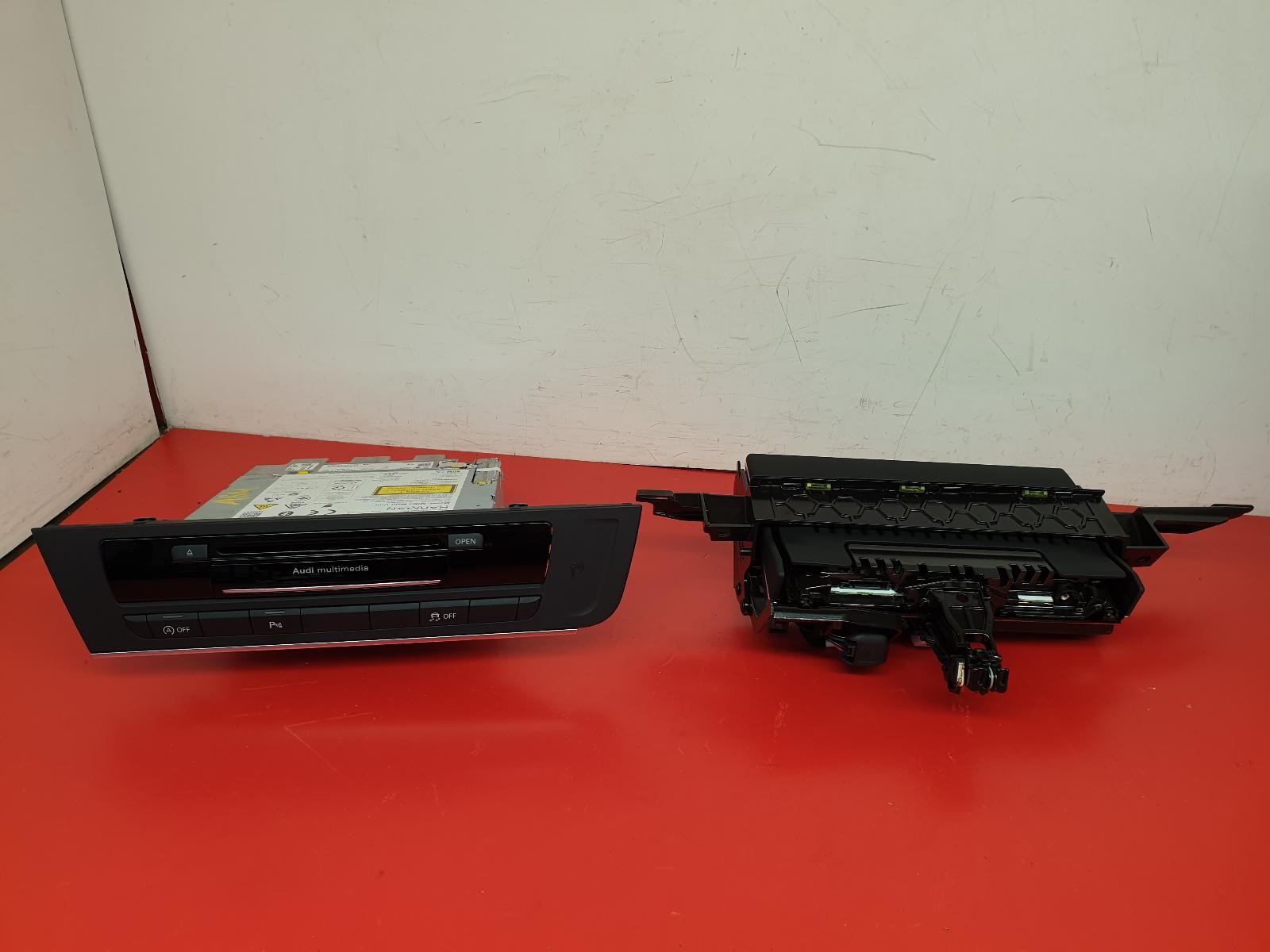 Audi A6 S6 Radio Stereo Head Unit Cd + Display 2017 Mib2 + 4G2919601Ae