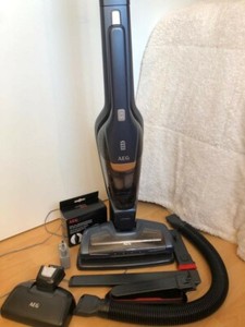 Staubsauger 2-IN-1 Handsau AEG-CX7 FLEXIBILITY mit AKKU Zubehör super praktisch