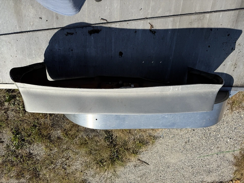 Corvette Collector Editon 1982 parachoques trasero goma uretano cubierta limpia 1980-82 Foto 2 de 4