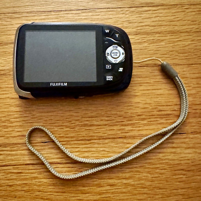 Fujifilm FinePix XP 10SE Blue Waterproof Shock Resistant FULLY WORKING