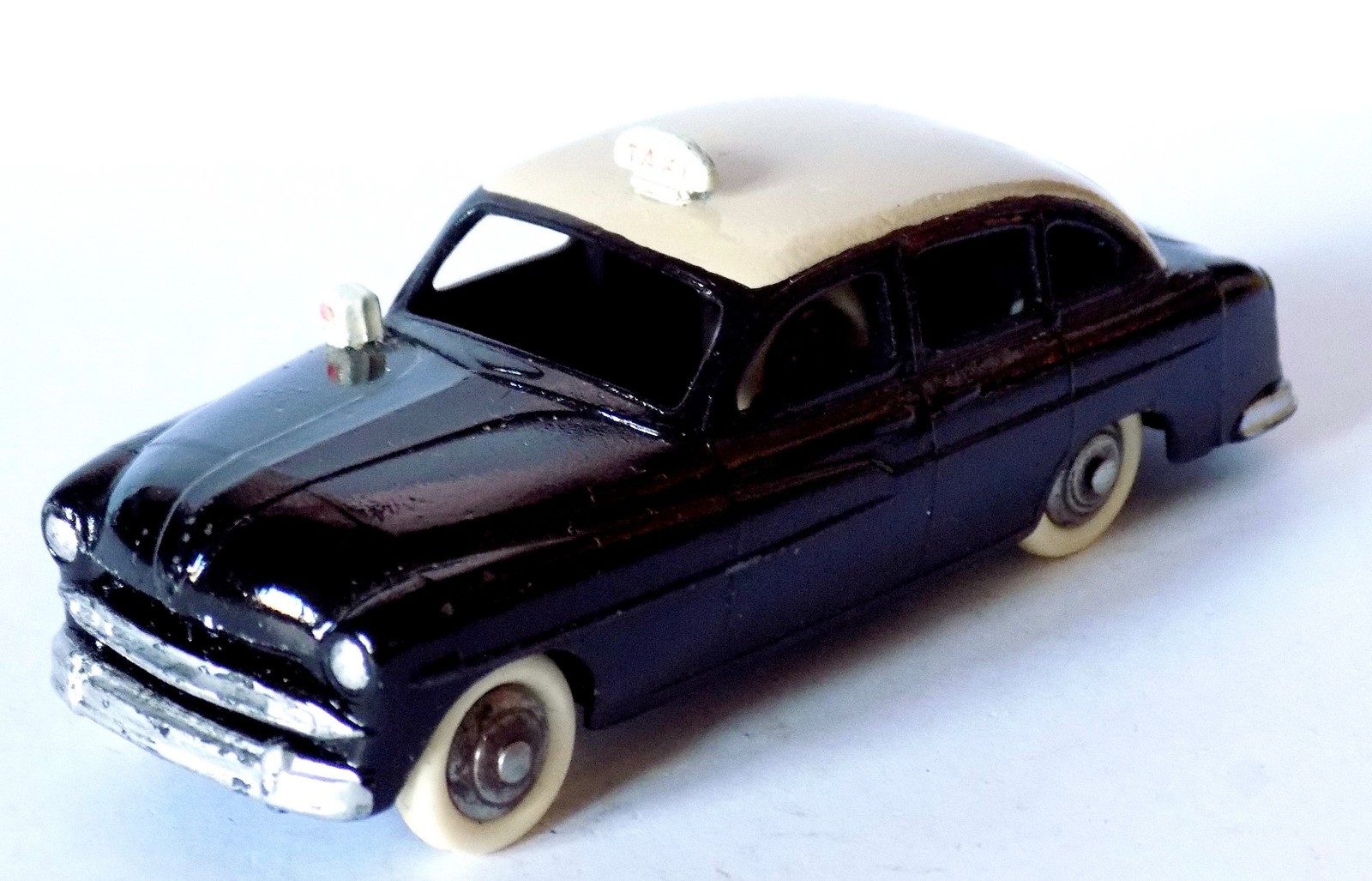 SIMCA ARONDE TAXI 2eme Version Jantes Chromées Très Bel État Proche Du
