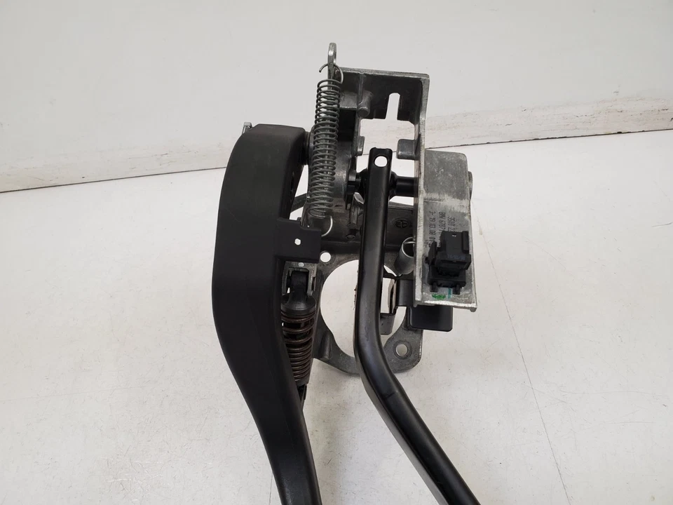 ✅ 07-13 OEM BMW E90 E92 E93 335 TRANSMISIÓN MANUAL Conjunto Pedal Freno Embrague Foto 3 de 4