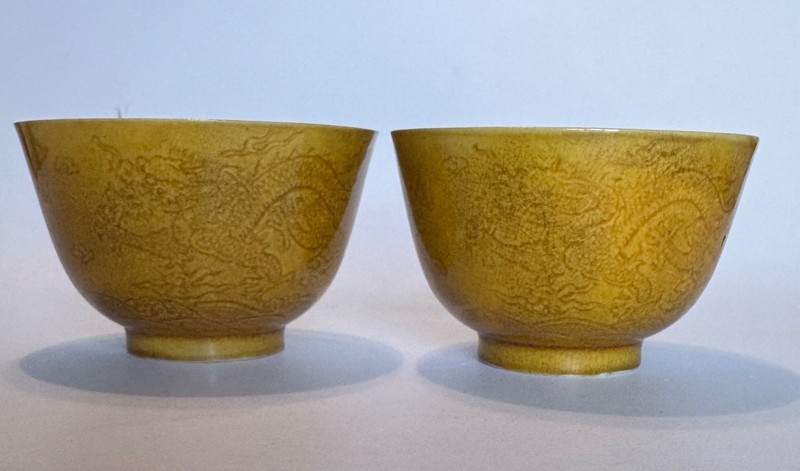 Pair Chinese Yellow Crackle Glaze Dragon Porcelain Tea Bowls Cups Seal Mark