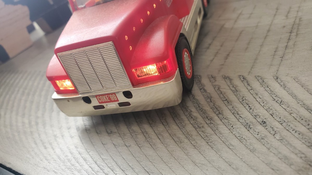 Coca Cola Semi Truck/Tractor Trailer Christmas Santa Pack 1999