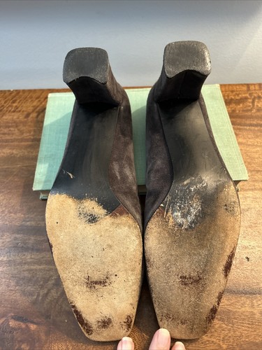 Zapatos de salón para mujer Stuart Weitzman de gamuza con tacón ancho gris punta cuadrada 7W (se ajustan como 8M) - Imagen 4 de 10