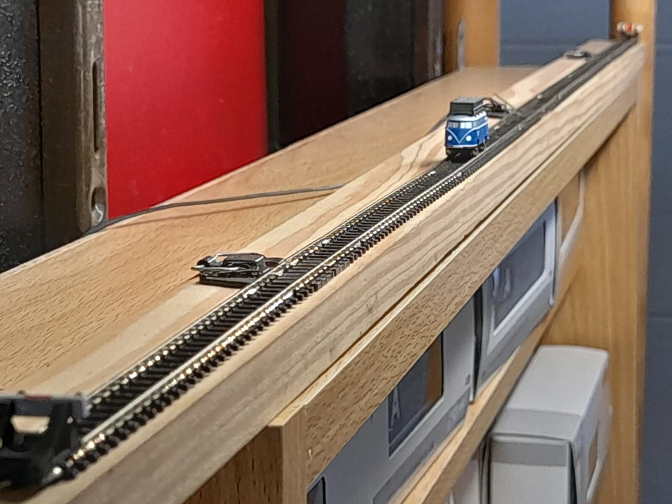 Spur Z - märklin - PENDELZUGANLAGE  Teile+Beschreibung+VW-Transporter/Lok+ 2 Pkw