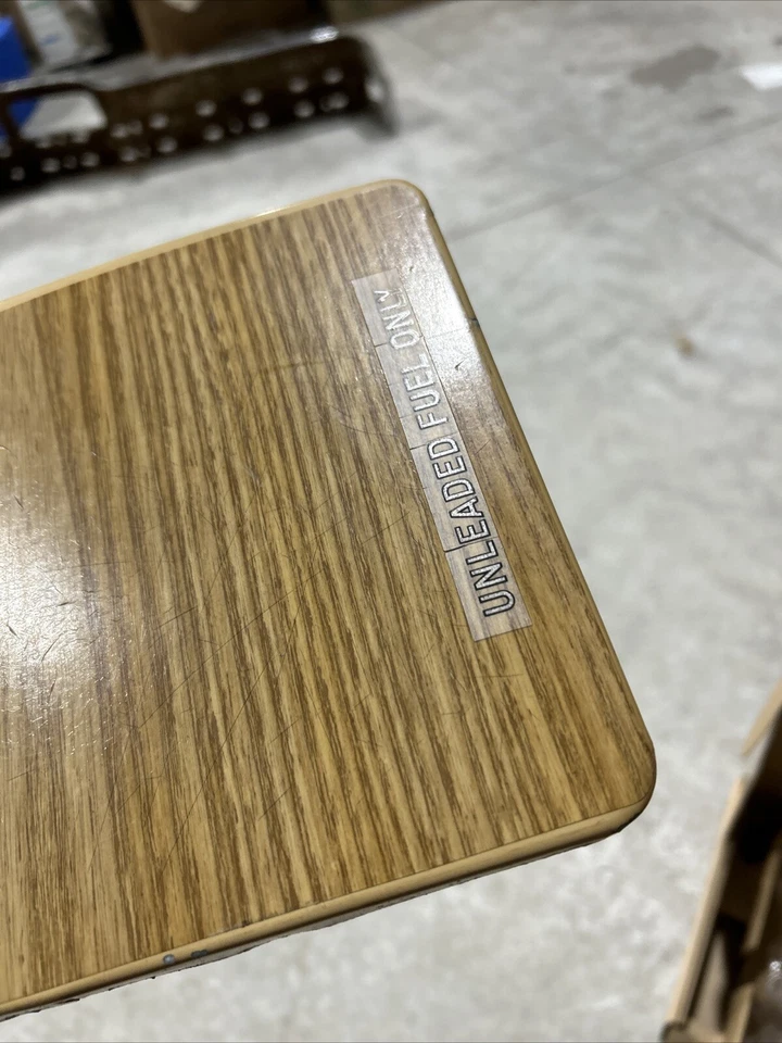 Pontiac Safari Wagon 1987-1989 puerta de gasolina puerta de combustible grano de madera Foto 4 de 4