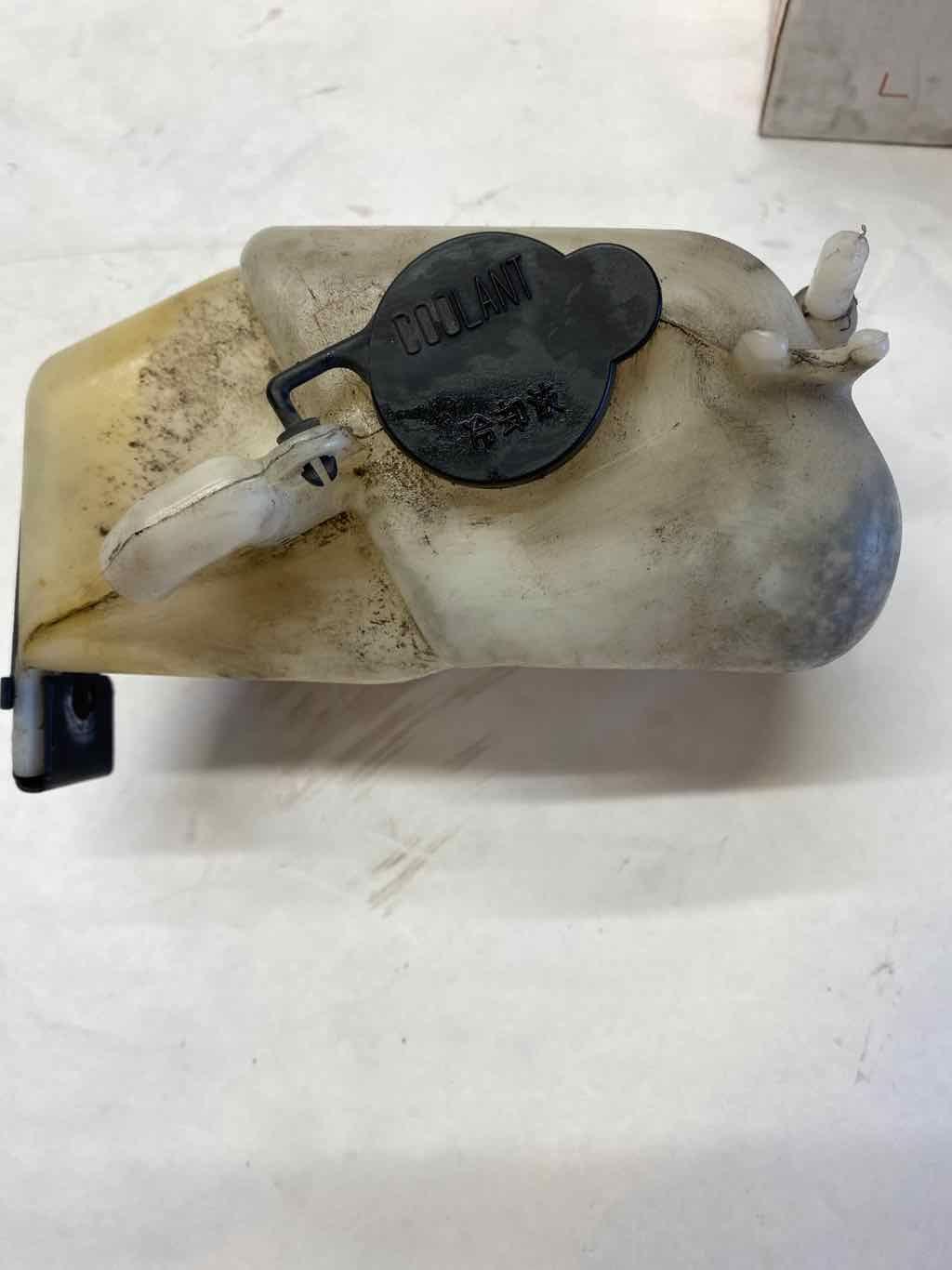 1997 2001 TOYOTA CAMRY Coolant Recovery Reservoir Bottle Overflow