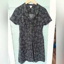 Target S a new day face dress continuous line drawing abstract art modern button