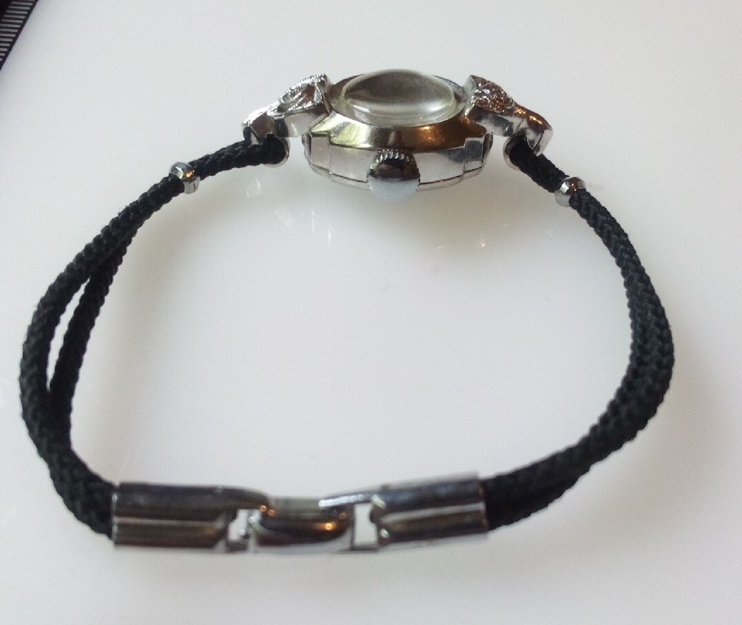 Vintage TIMEX Rhodium Plated Ladies Diamond Wind-Up Watch  display picture 2