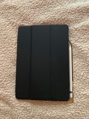 Apple iPad Pro 1st Gen,Bundle Pen & Keyboard, 64GB, Wi-Fi, 10.5 in