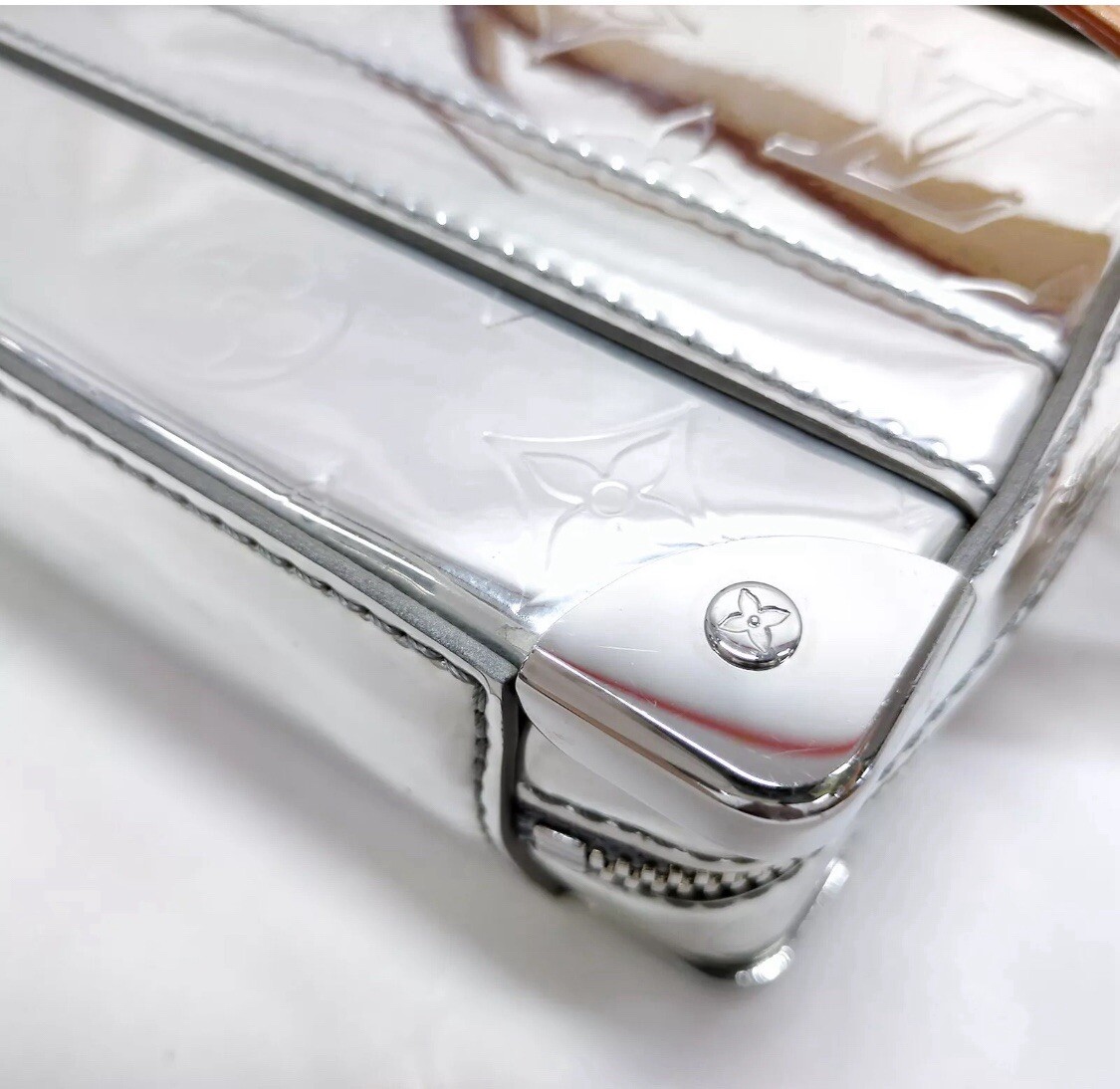 Louis Vuitton Soft Trunk Silver Crossbody Monogram Mirror Louis Vuitton Soft Trunk Silver Crossbody Monogram Mirror