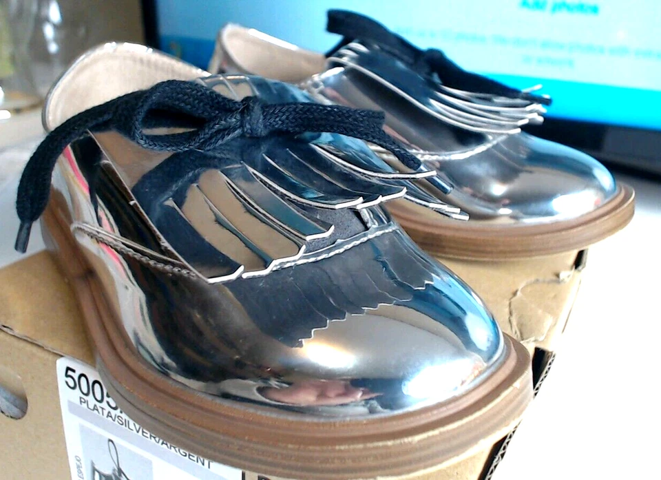 Zara Kids Girls Metallic Silver Patent Leather Oxford Lace Up Shoes Size 7 1/2  - Image 4 of 4