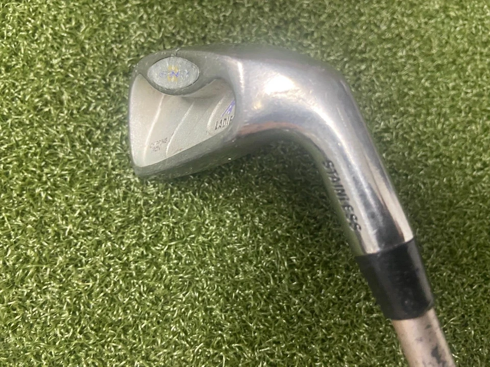 Affinity  Ladies Chipping Iron  RH / Women's Graphite ~34.5" / Good Grip /mm7658 - Image 3 of 4