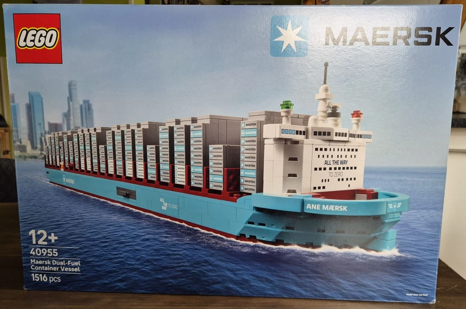 LEGO Creator Expert 10241 Maersk Line Triple-E Containerschiff mit Sticker, Foto 1 von 5