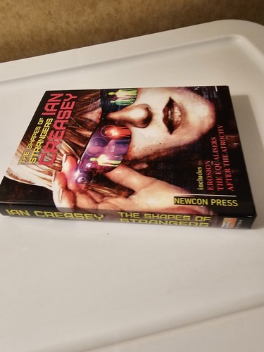 The Shapes Of Strangers Hardcover Limited Edition #19 Of 50 Signed - Foto 4 di 7