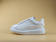 Alexander McQueen men's fashion versatile white and gold shoes 🔥