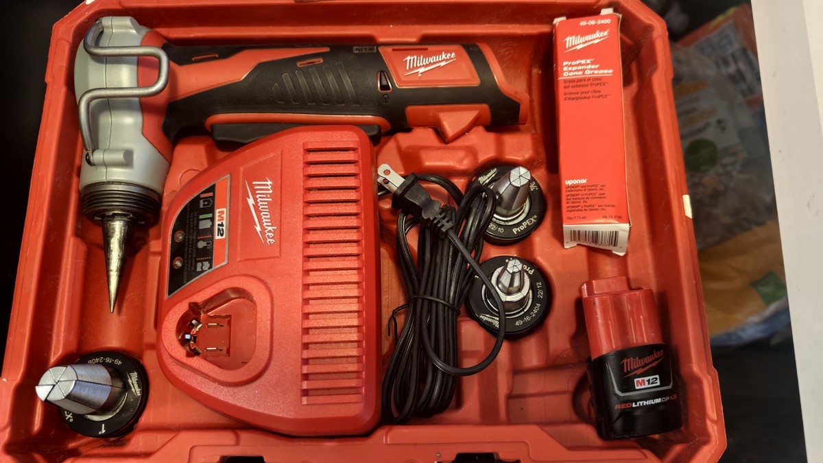 Milwaukee M12 Cordless ProPEX Expansion Tool 2432-20 (Tool Only