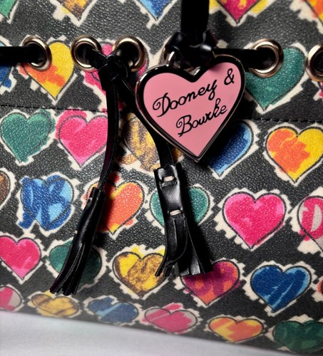 ๐ VTG Dooney & Bourke Black Crayon Hearts Bag Shoulder Lindsay Lohan - Picture 2 of 17